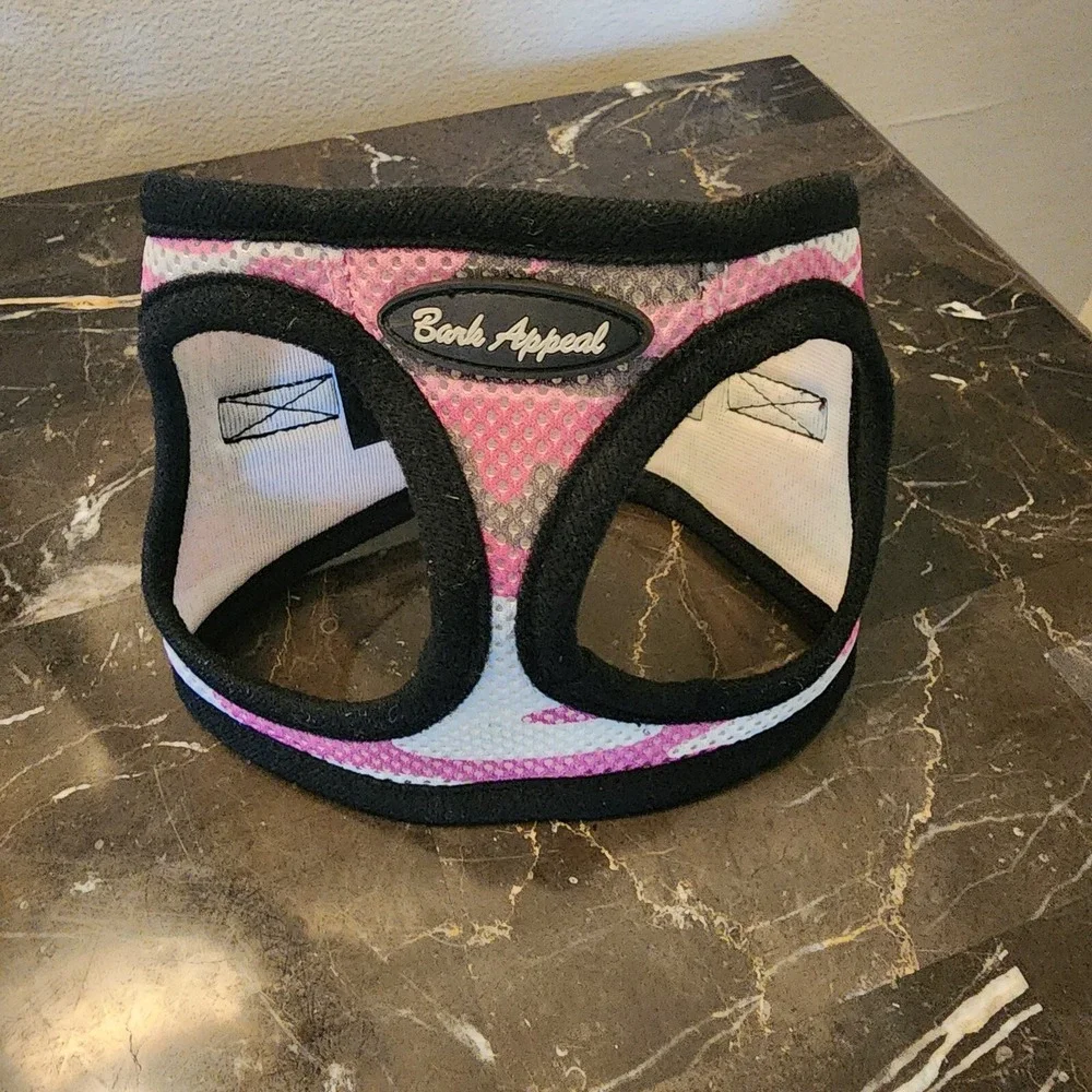 Bark Appeal Step in Dog Harness Size Small in Camouflage Pink Print